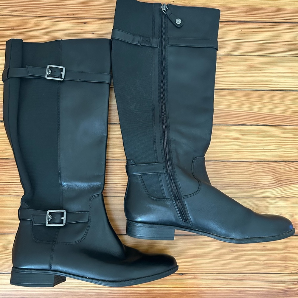 Sleek Black Riding Boots